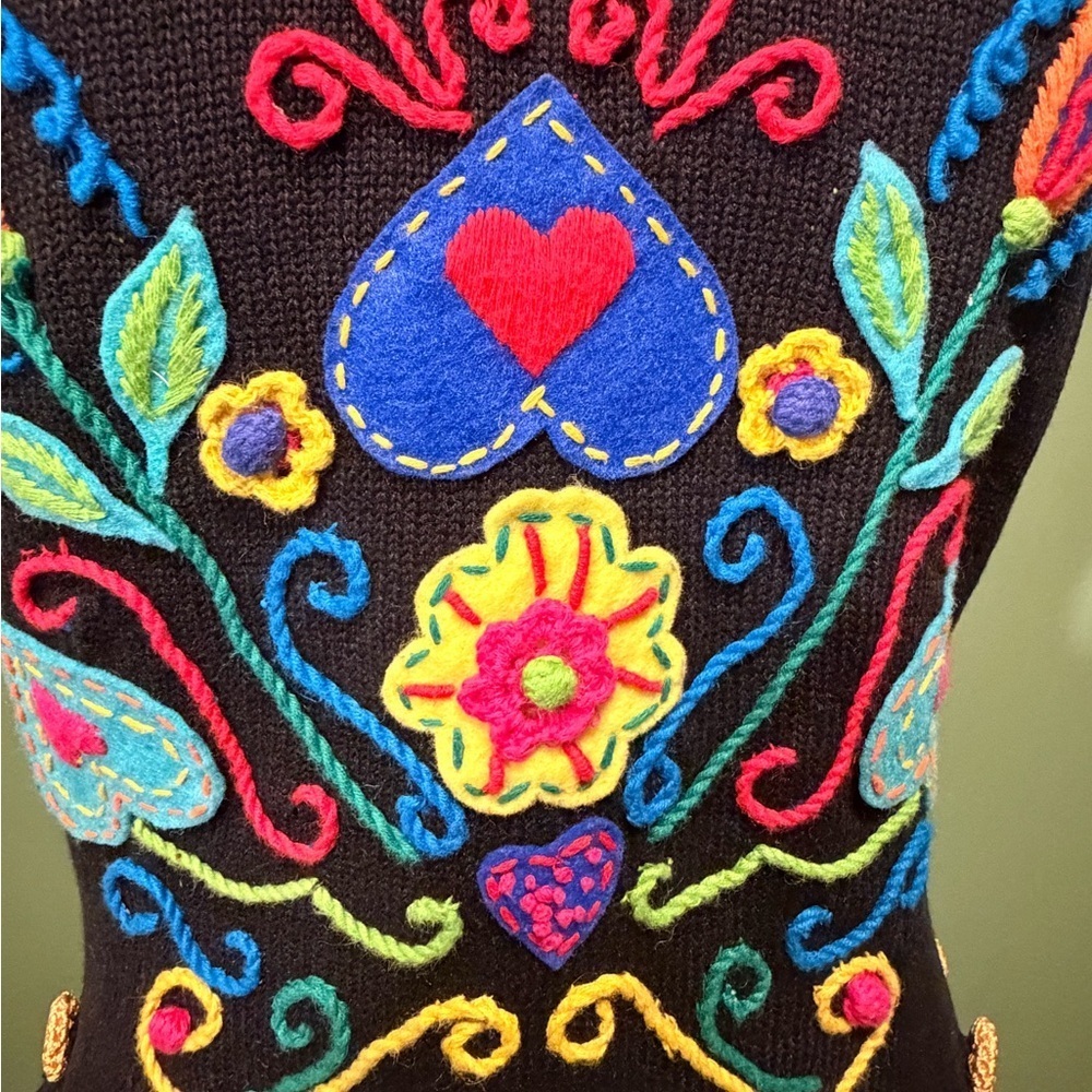 Colorful Embroidered Women's Vest - Picture 11 of 12